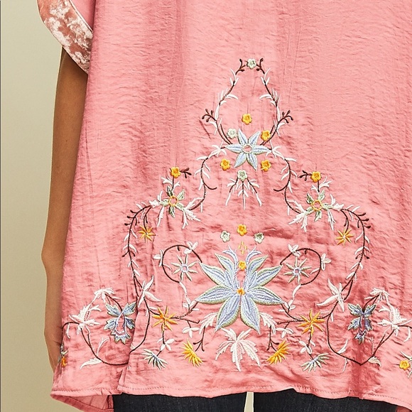 Kimono - Beautiful pink embroidered kimono! - Picture 7 of 7